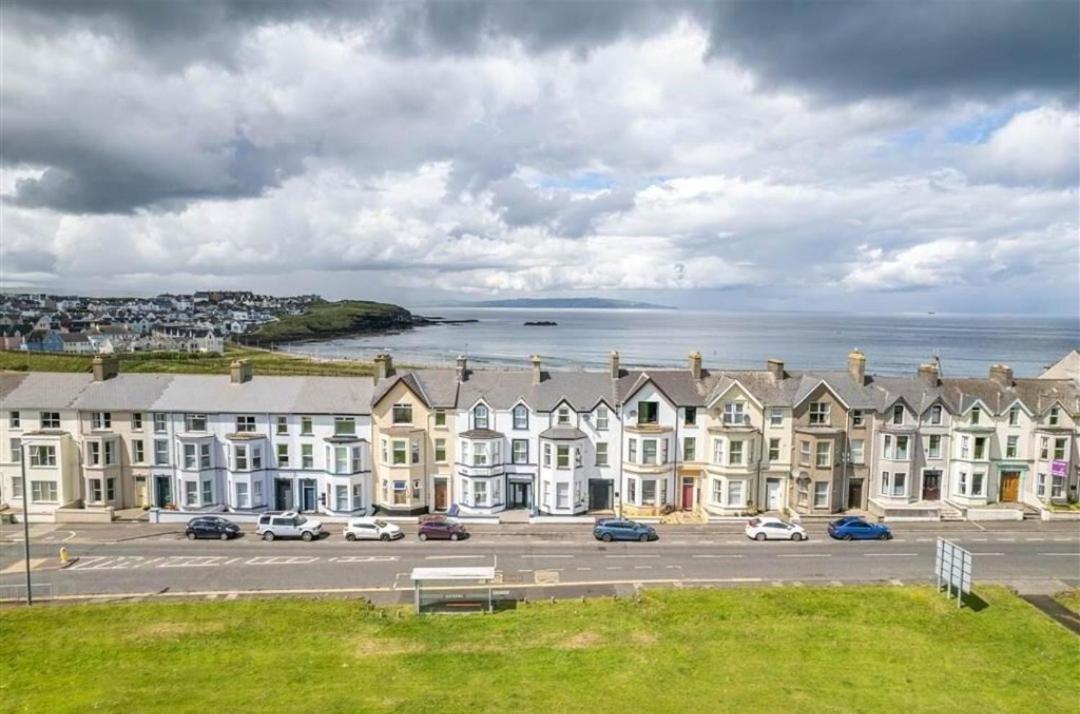 3 West - By The Sea Apartment *