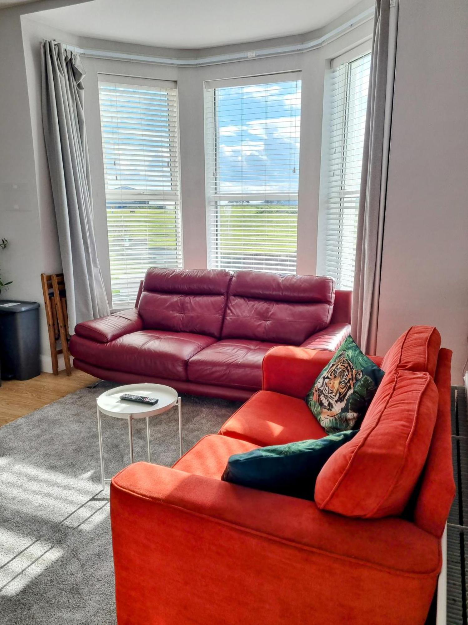Apartment 3 West - By The Sea *